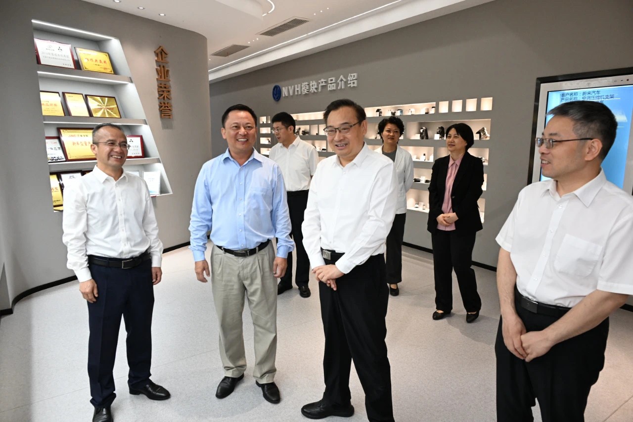 1764654668351 安徽省委书记梁言顺赴中鼎开展调研